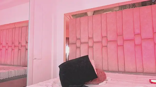 Olivia_benett - 🎀UNDRESS ME + DANCE SEXY