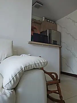 ParisW - Clean at home. Make me vibrate