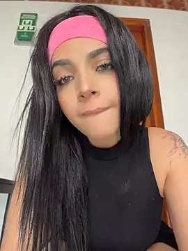 ArieliciousXXX - SQUIRT IN PUBLIC BATROOM 😍😍💦💦💦