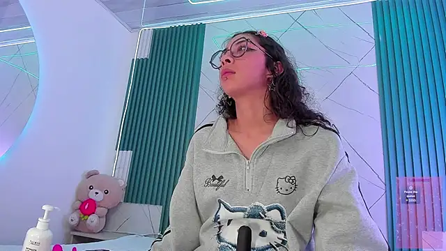 Sarah_Moon1 - Suck Dildo and insert in pussy 😋🥵