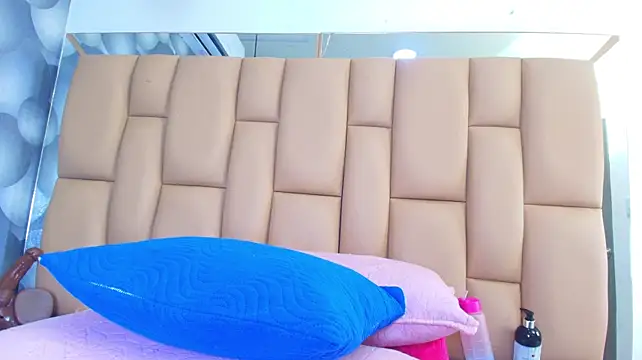 Mss_samy - anal plug + oil in the ass