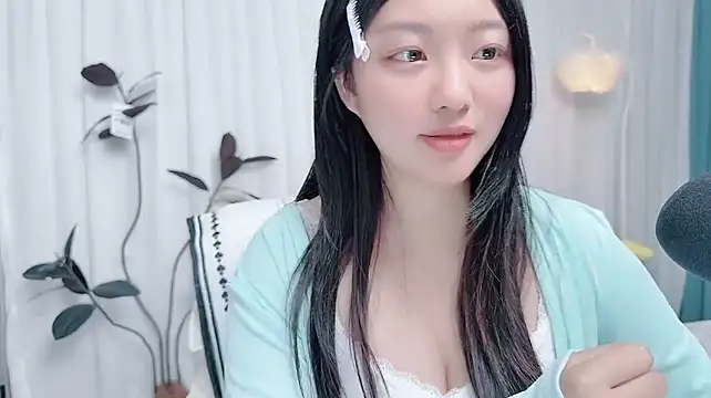Winnie666999 - 雨是云的心事