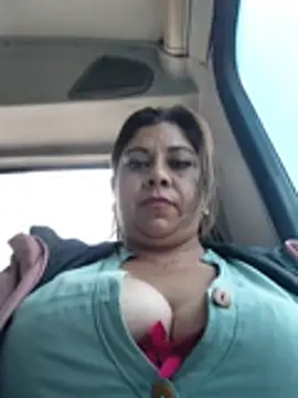 Laura-Hernandez - Fingers in my pussy 💦 On public bus💦🫦