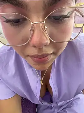 Babysaritaa - four legs, no panties 🍑🔥