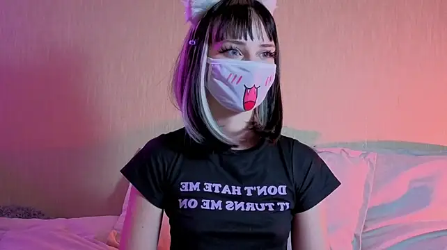 LunaNyanmi - squeeze your chest close to the camera
