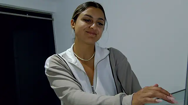 NicolePlay - last tipper get my toy control 20 min