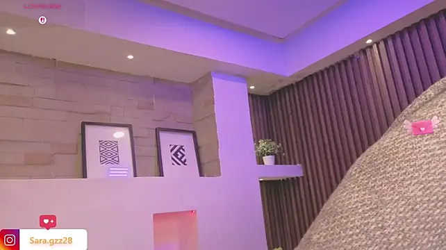 SaraLyynn - spread my asshole