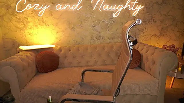 CurlyCandyXX - fuck this pussy with a dildo