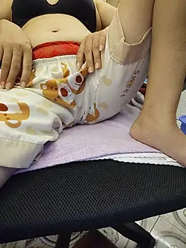 Hara_lusia83 - The girl is sexy, big, and seductive.
