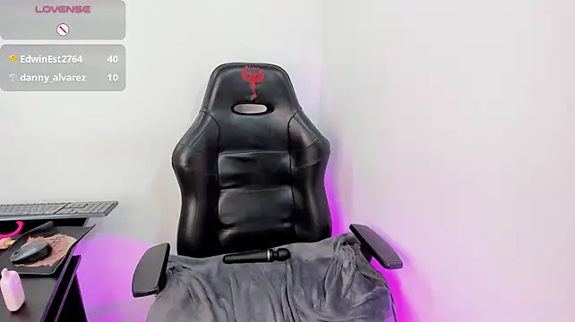 Issabela_Roa - Ride dildo 🔥
