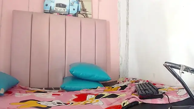 Caliyah_curves - Show tits dear!!!