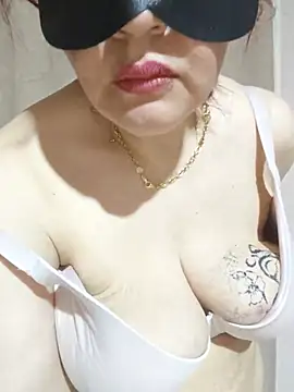 AMONNA2000 - Dildo 22cm in pussy