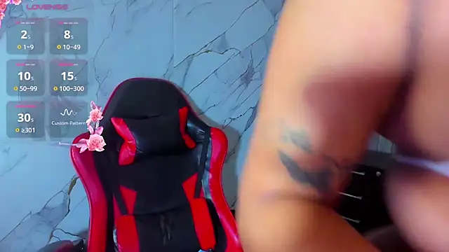 Susan_mooree - suck on breasts