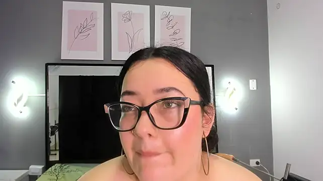 Zoe_curvyy - 3 hard slaps to make it turn red
