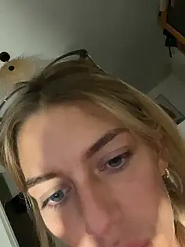 Bellalolahot - Doigtages pussy squirt fontaine