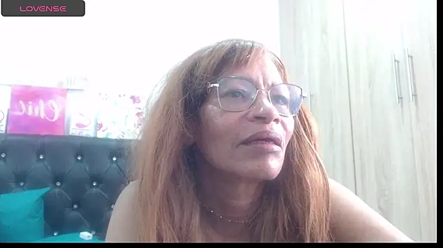 BustyMilf_