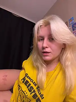 MashaRusha - 1 finger fuck pussy