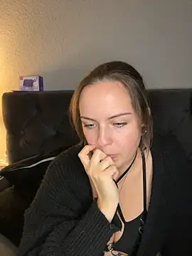 MaryPeach666 - Boobs Out 5min 🍒 + LT Live Pussy Pic