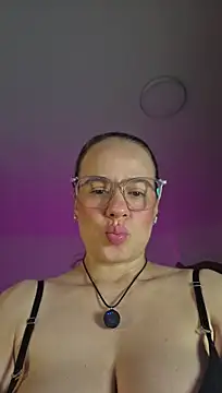 MickeKim_ - Oil on my big tits+Show tongue😈😈