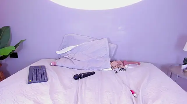 Ainaah_ - Show Ass in Doggy👀👀