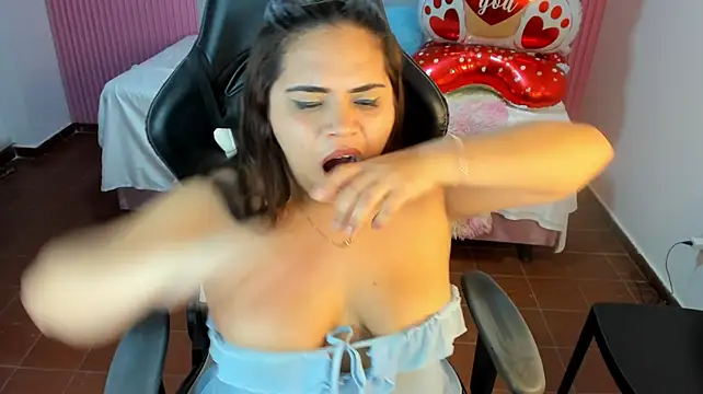 Samy_19_ - Play and oil in boobs 🍒🤤