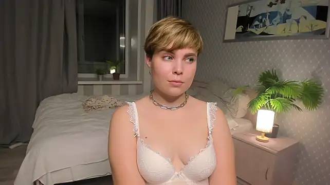 IsabelTelle - Play with my straps!
