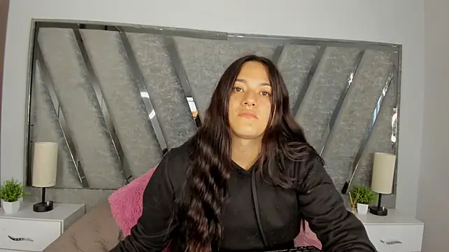Dali_collin - Flash tits +kiss
