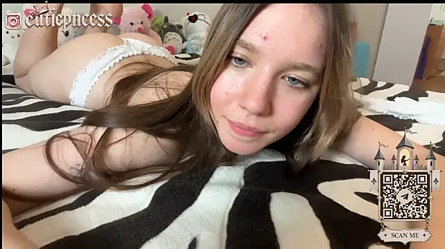 Cutiepnc - so hot there!! ice on my body