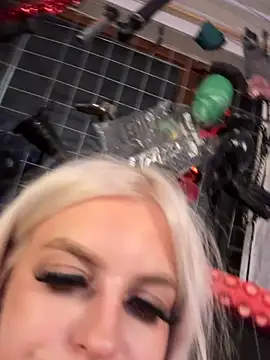 Steffi_Snowbunny - Blowjob echter Schwanz😺💦😈