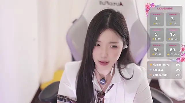 Kitty_baby77 - 完成任务 内裤含嘴里M腿5分钟 最后一个完成任务的控制小粉5分钟