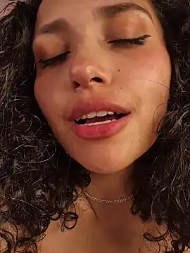 Lucy_Marin - Ride dildo slowly to the rhythm of music