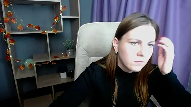 ElizabethGlow - put on heels