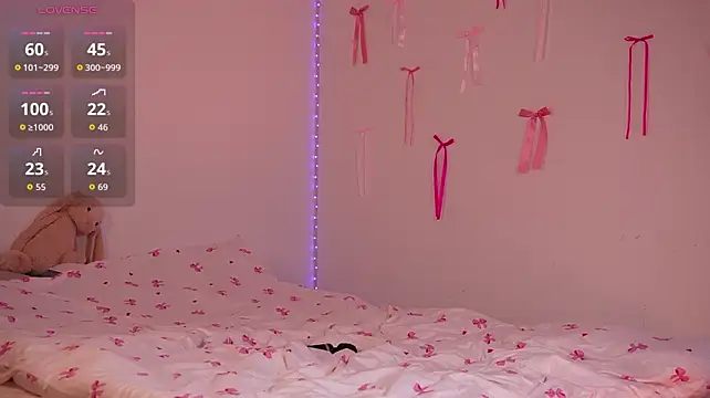 Lisa_poetry - Spray water on booty and sexy doggy