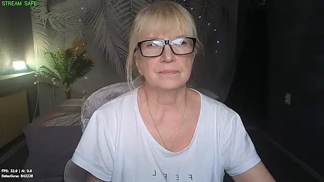 Dr_Mireille - I’LL DANCE SEXUALLY FOR YOU.