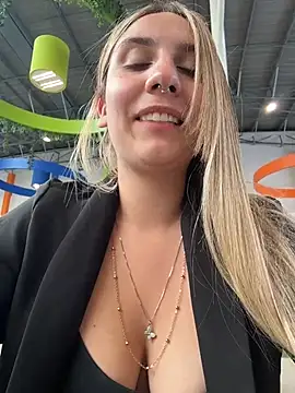 Sarah_honey__ - Show my boobs