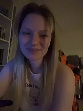 MaryHiggins - Licking nipples