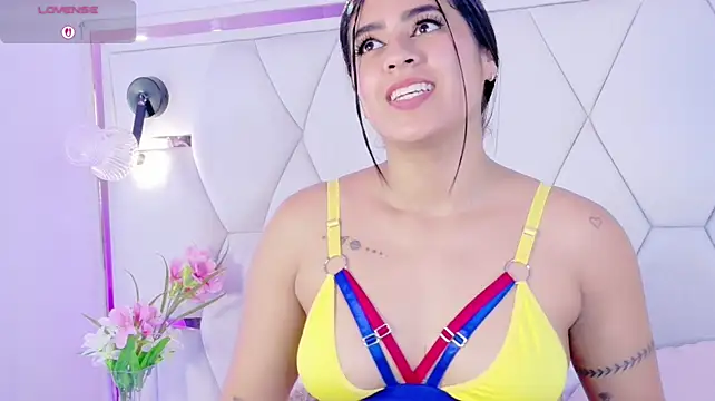 AbrilCollins - Oil tits+ suck fingers senxual👄👄
