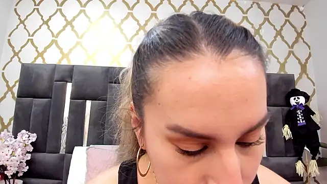 RubbyTaylor - 🍑 Flash Ass → 6 Spanks