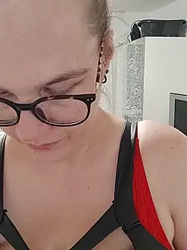 GermanNerdyAlice - 🔥Sexy with hands running over my body