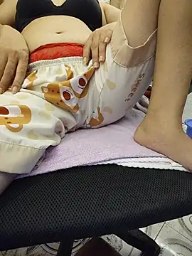 Hara_lusia83 - The girl is sexy, big, and seductive.