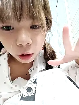 HSU8HSU - （姨妈还没有结束哥哥们轻点～）乳夹跳舞Milk clamps dancing