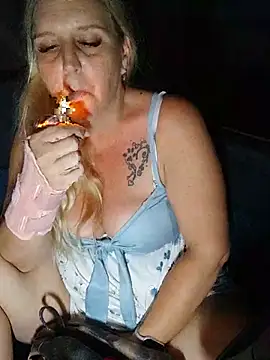 BecciDeluxe - Make my pussy wet 2 min toycontroll