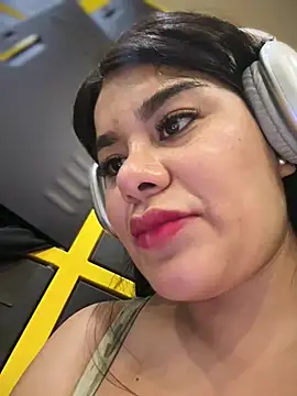 Issane_Peru - Ged naked and you play my pussy