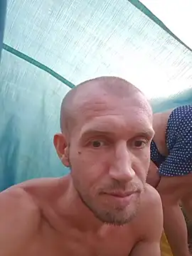 Hola_Homo - Feet in his mouth + last tip gets a pic