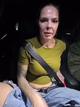 DirtyTechCouple- - Boobs massage close to cam 😘😘😘