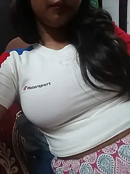 Avii5 - Showing boobs