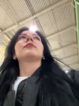 Bad_Girl_Elly - Squirt in public