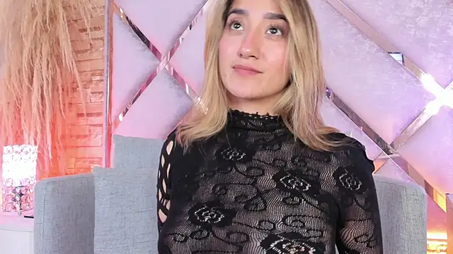 Lucy_davies - HandJob + Spit