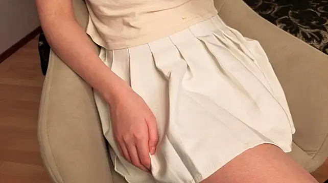 RheaWild - Show Legs