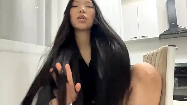 SilvaAmsler - lick and bit my lips